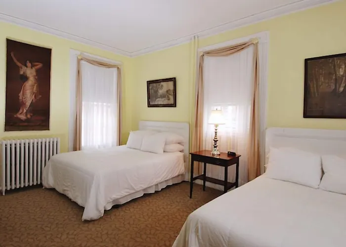 Yankee Peddler Inn